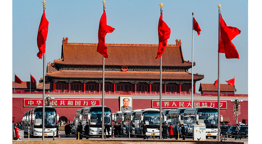 239辆宇通客KY.COM服务全国两会