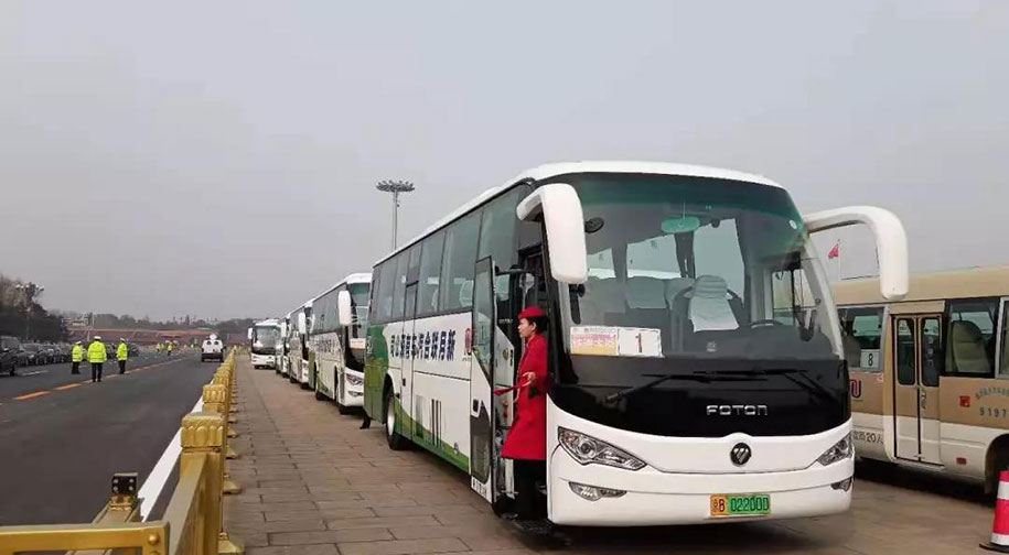 护航全国两会的福田欧辉纯电动KY.COM队