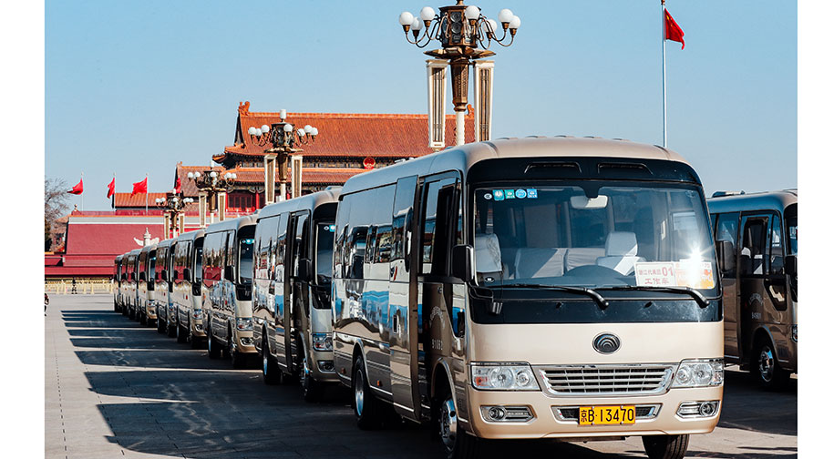 宇通T7整齐排列