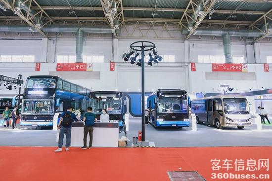 配图1-合照.jpg