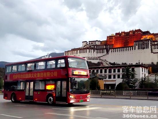 6、比亚迪K8S驶过布达拉宫.jpg