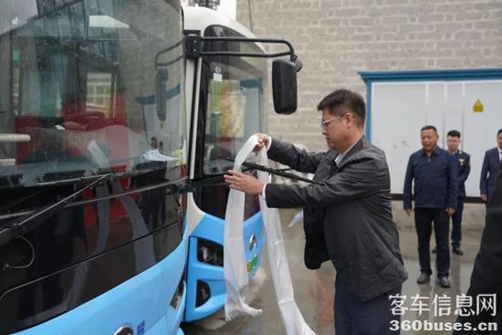 13、比亚迪K6系上洁白哈达.jpg