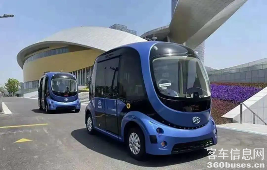 吴江首批5G无人驾驶微型公交KY.COM.png