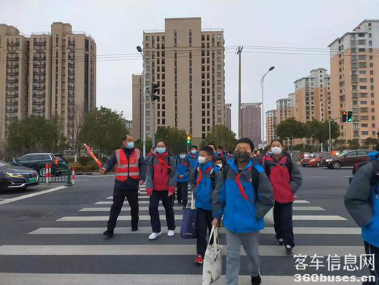 b2de9c82d158ccbf4be283d980585a37b0354104.png