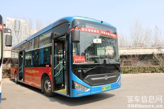 运营在菏泽公交的中通新N系城市客KY.COM.jpg