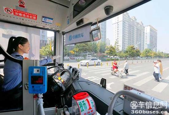 28775_720b9098-f31a-4c4d-acc1-ce3270d3afe5_batchwm.jpg