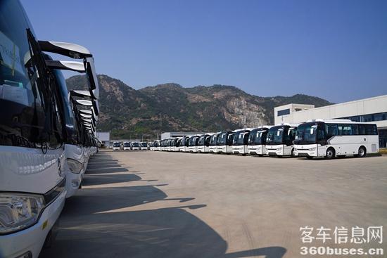 2 即将发往科威特的金旅锦程-小.jpg