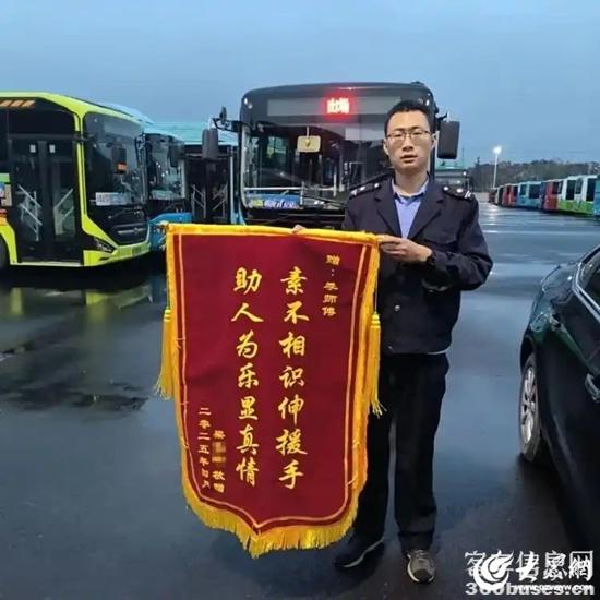 1750311149891285.jpg 6.webp.jpg