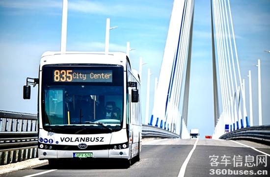 1752542750640256.jpg 比亚迪大巴在匈牙利.jpg