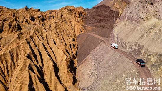 1756430575654080.jpg 2.jpg