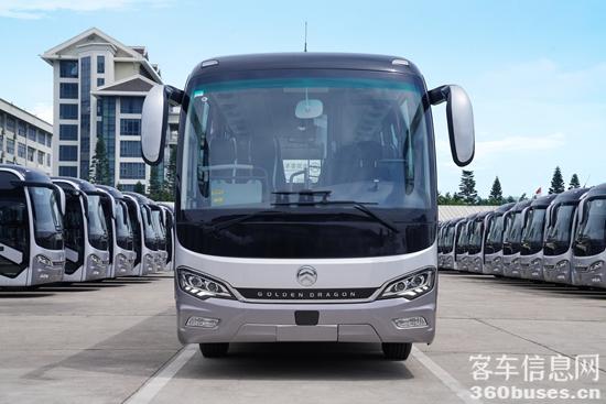 3、20台凯旋大巴交付首汽集团.jpg