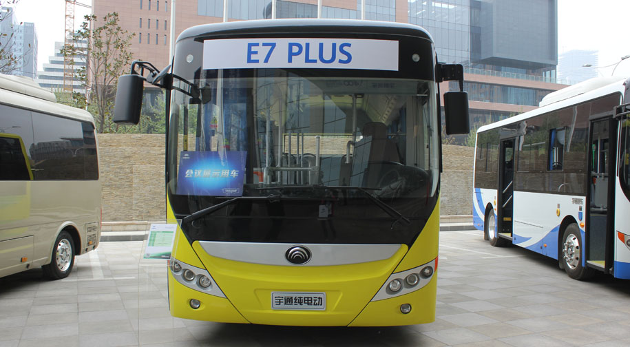 ZK6705BEVG1正前 