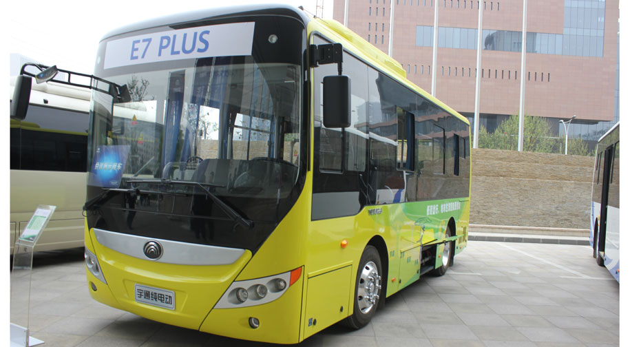 ZK6705BEVG1左前