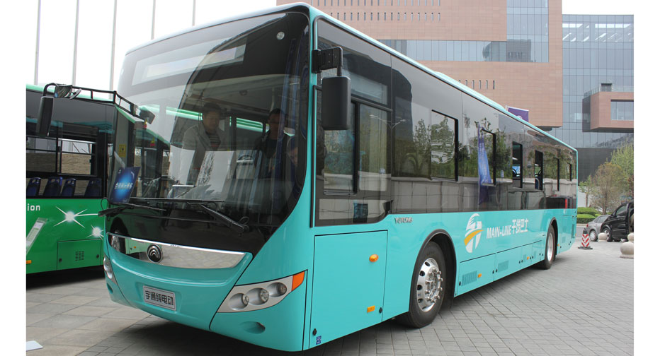 ZK6125BEVG12左前 